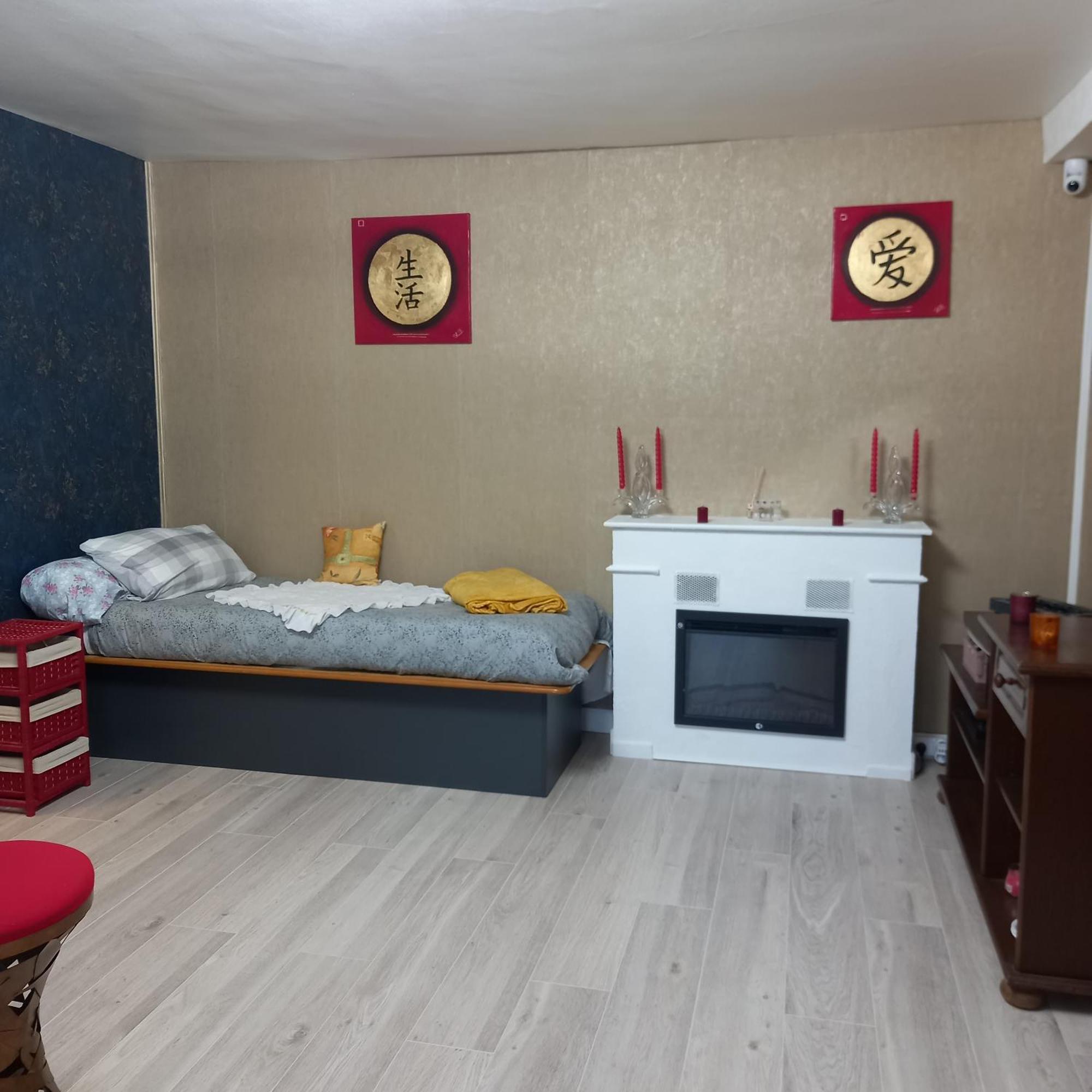 Une Chouette Maison Arcay  Kültér fotó